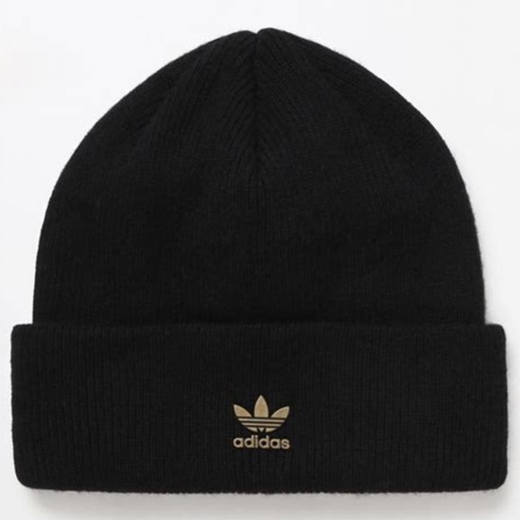 adidas metal badge cap